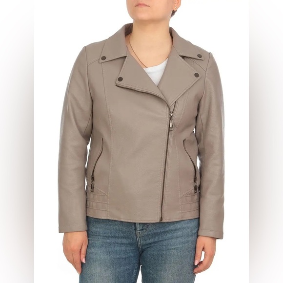 BLANKNYC Women’s Notch Lapels Faux Leather Moto Jacket Plus Size 3X NWT - Picture 3 of 5